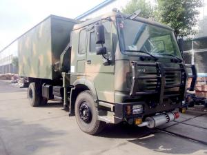 All-wheel drive HOWO van truck with crane